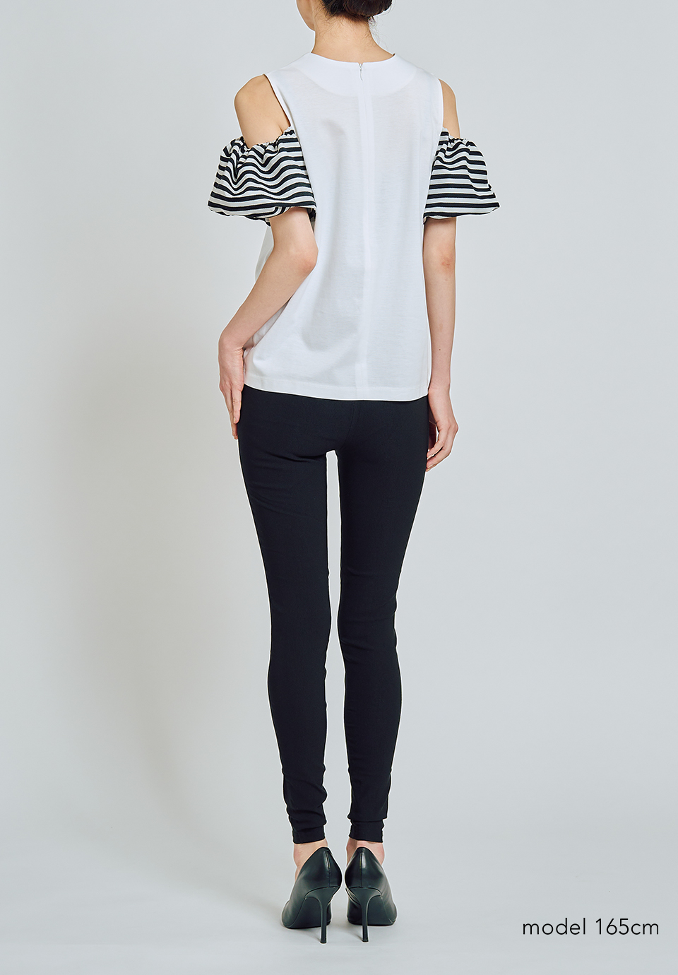 OPEN SHOULDER TEE