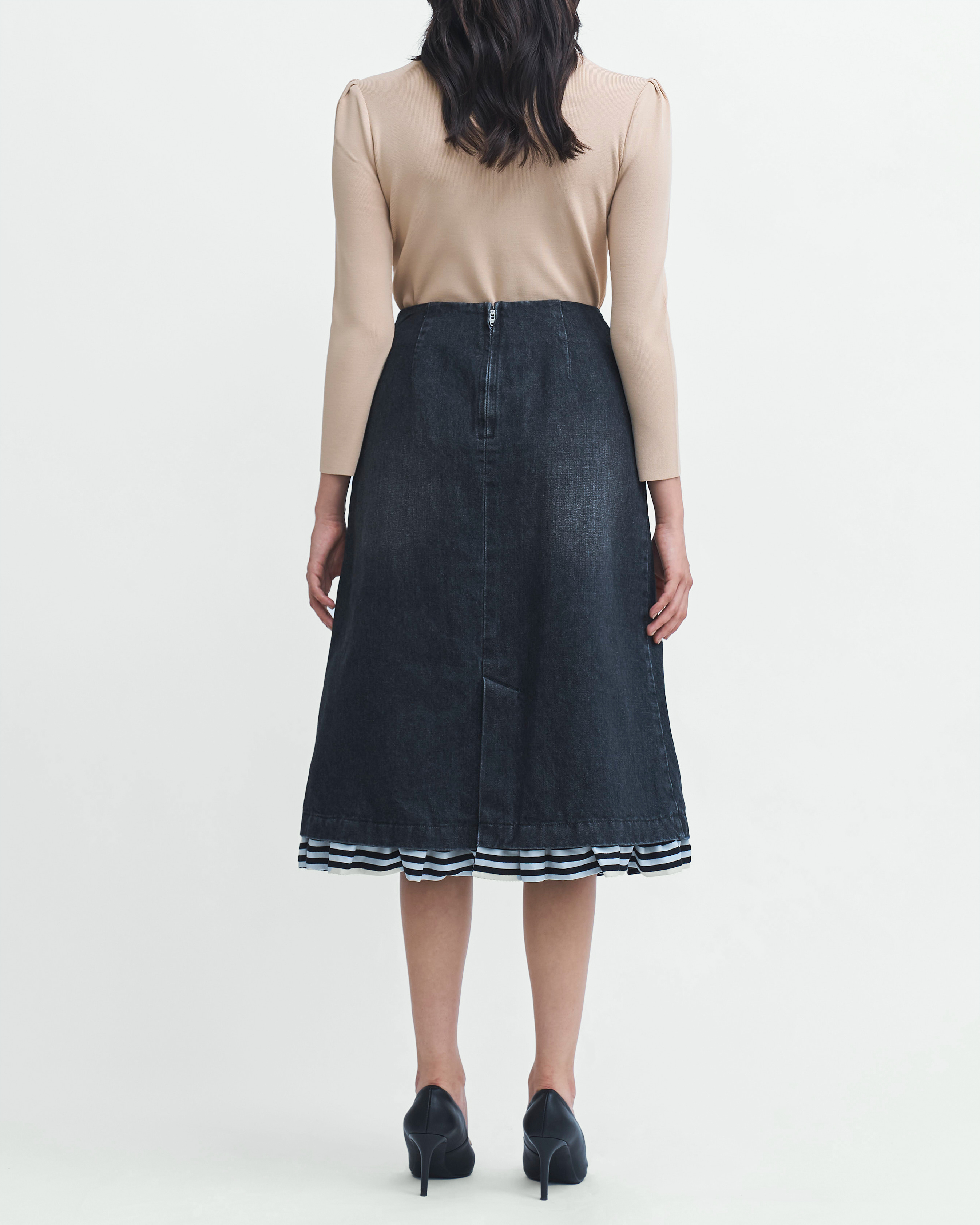 DENIM FRILLED SKIRT | BORDERS at BALCONY 公式サイト丨新作続々入荷中！